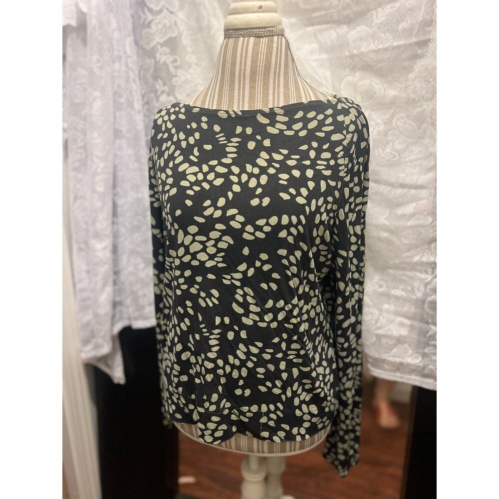 Black and Tan Animal print shirt . Long sleeve scoop neck. No label.